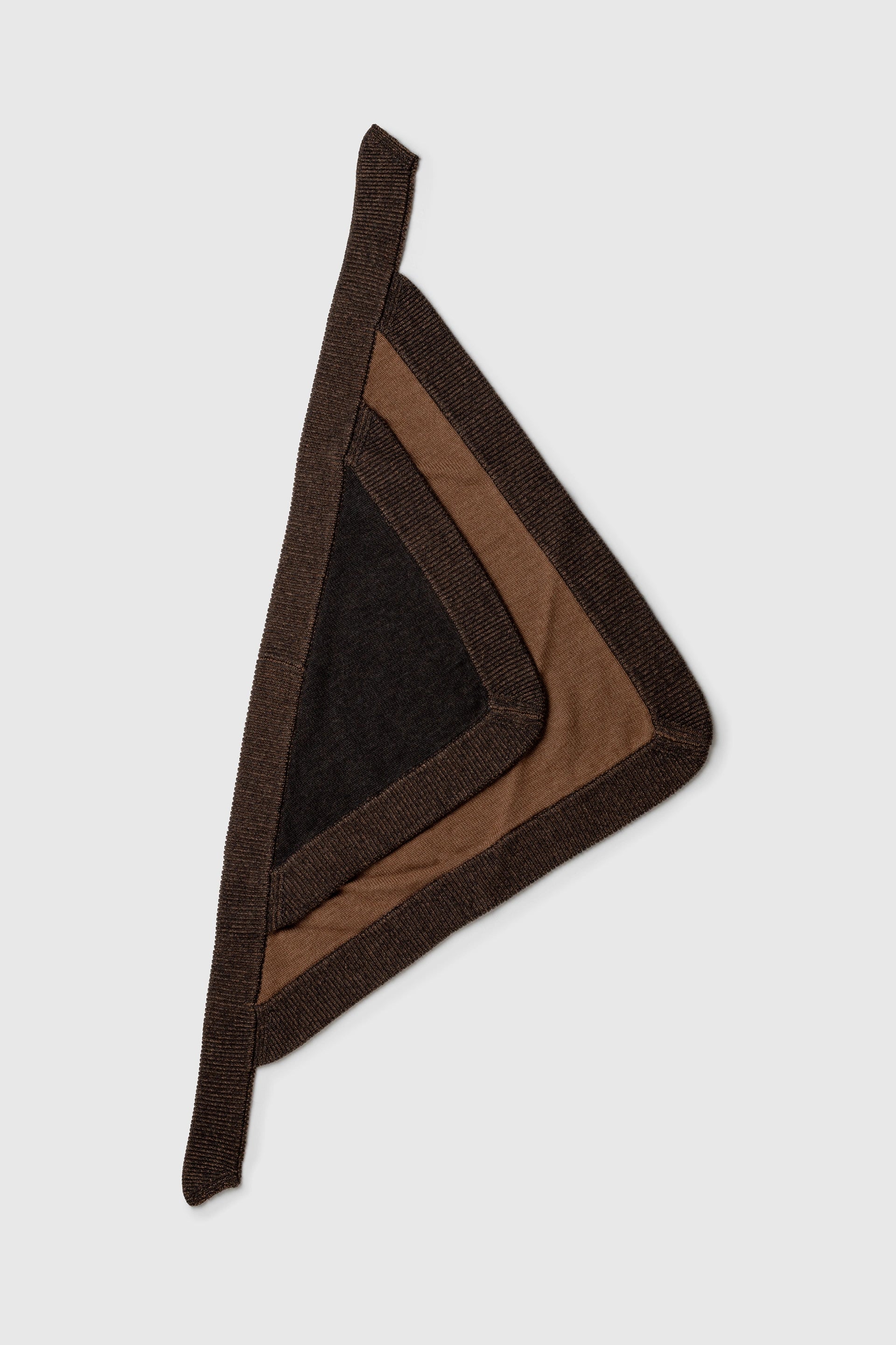 TRIANGLE SCARF