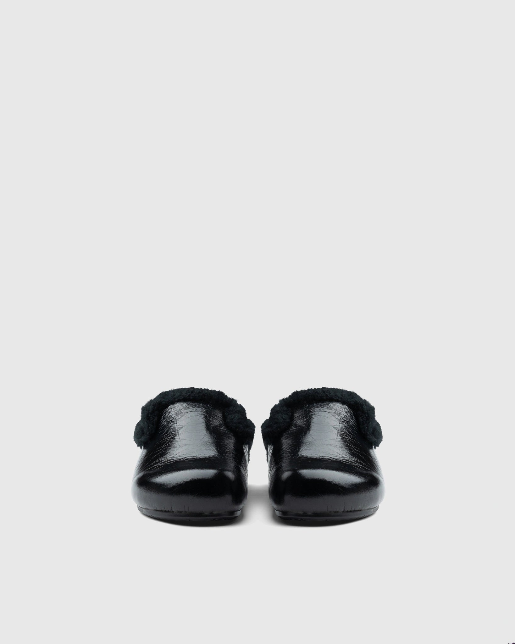 SLIPPER - WILLIAM FAN