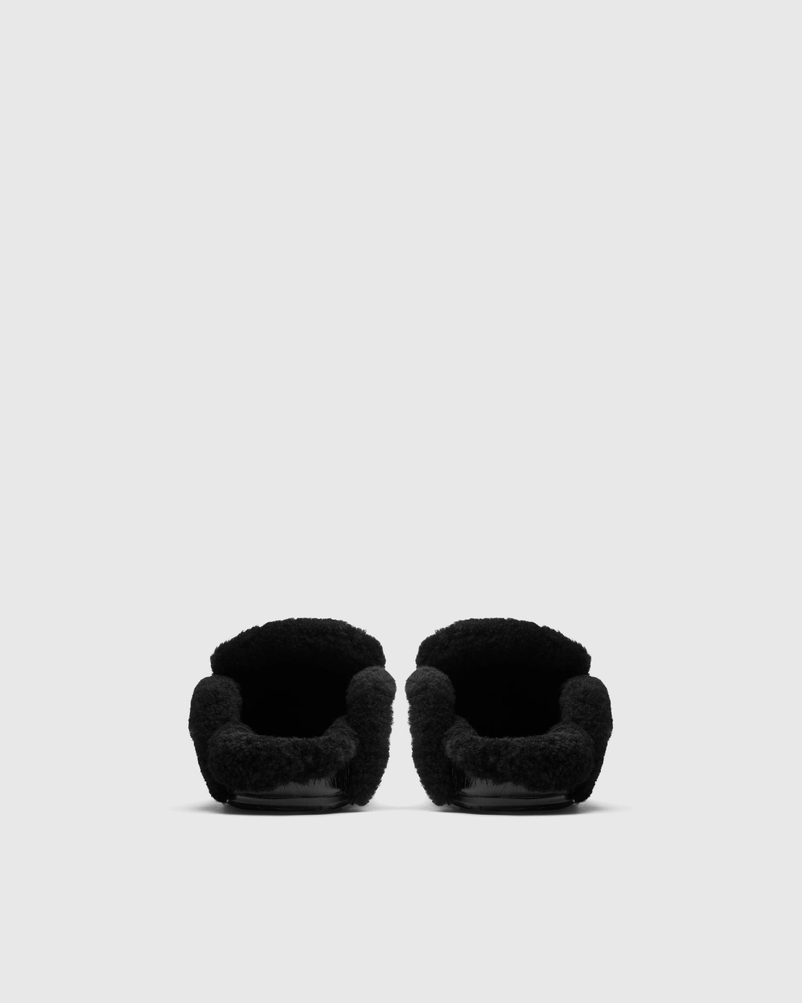 SLIPPER - WILLIAM FAN