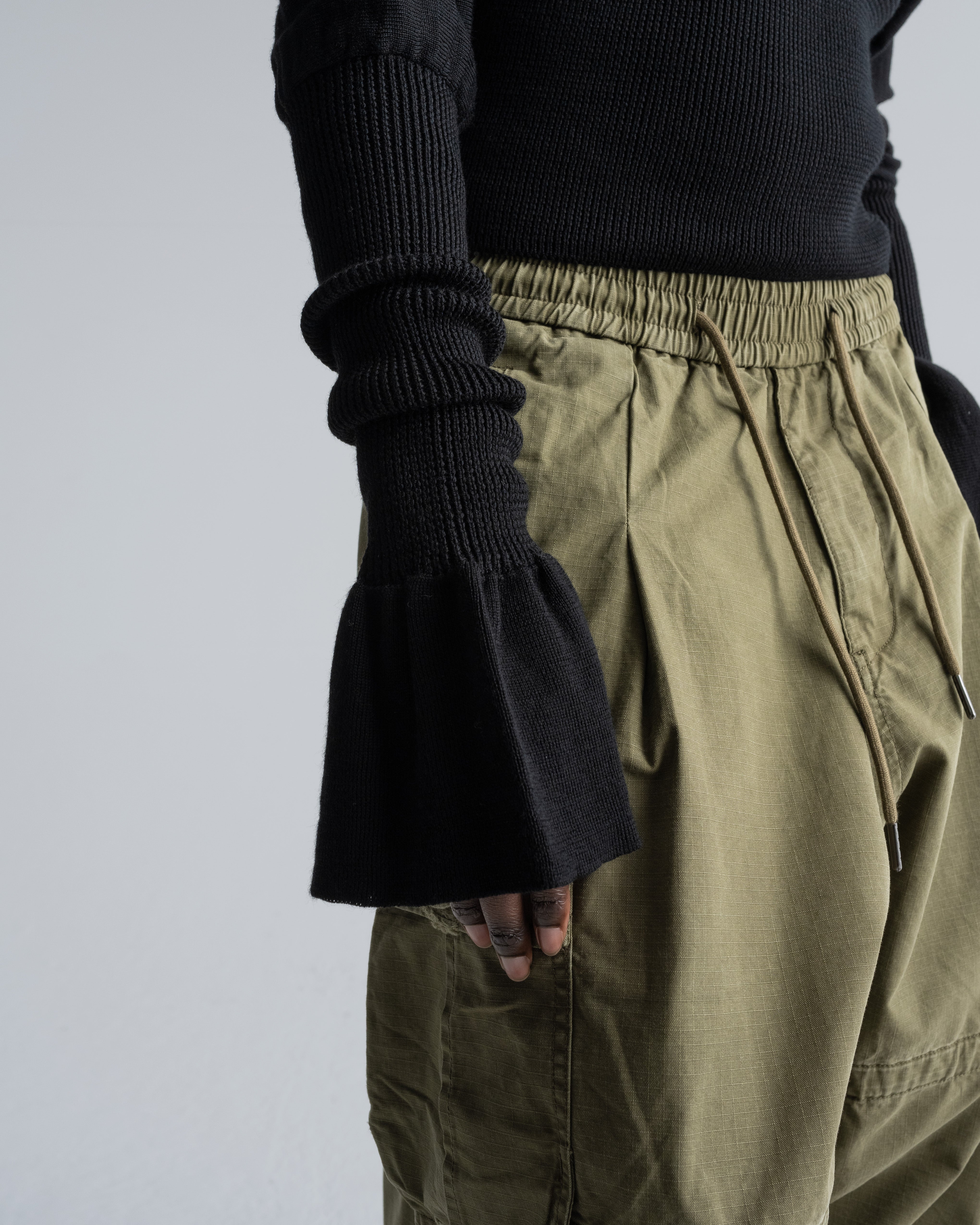 CIRCLE CROPPED LONGSLEEVE