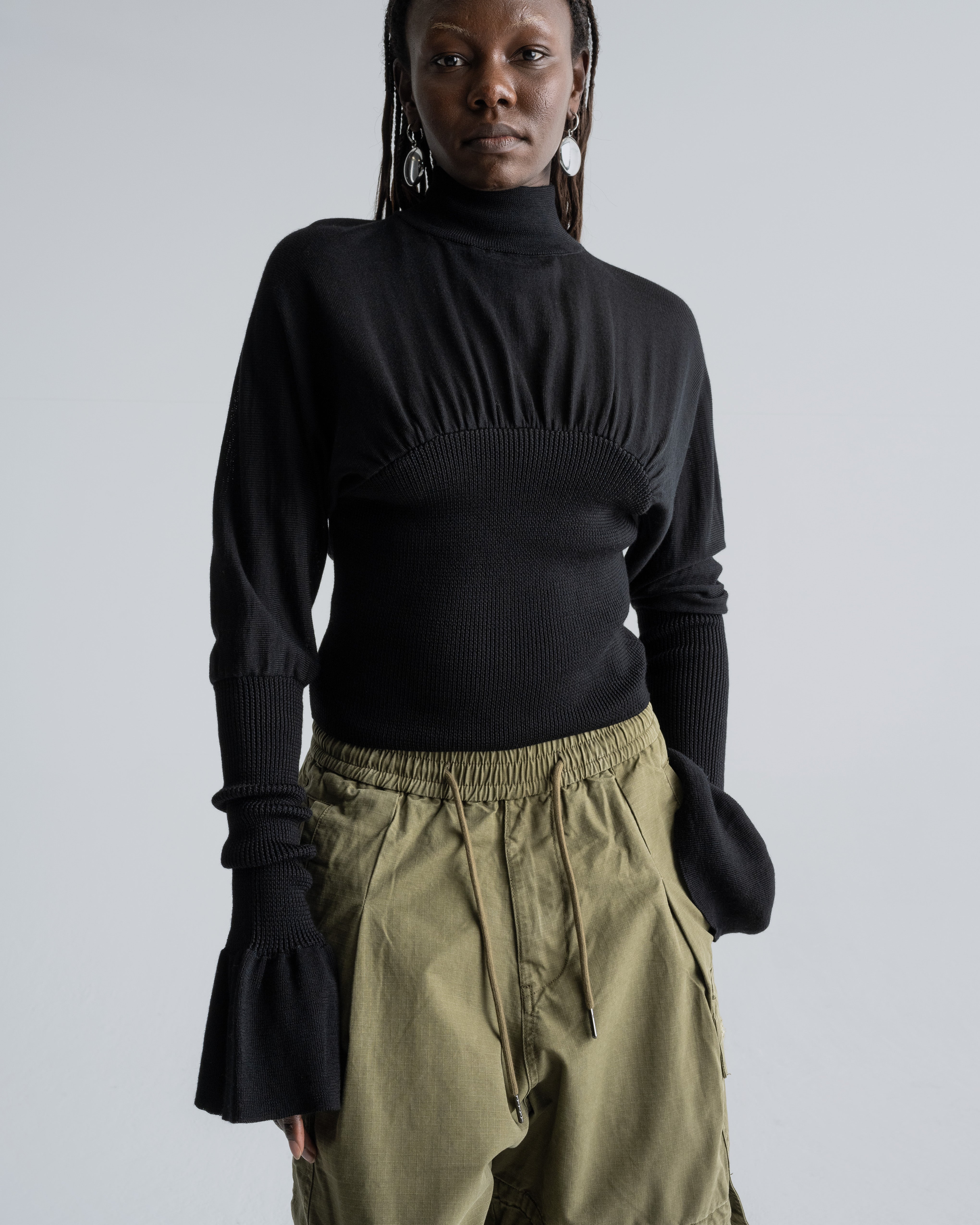 CIRCLE CROPPED LONGSLEEVE