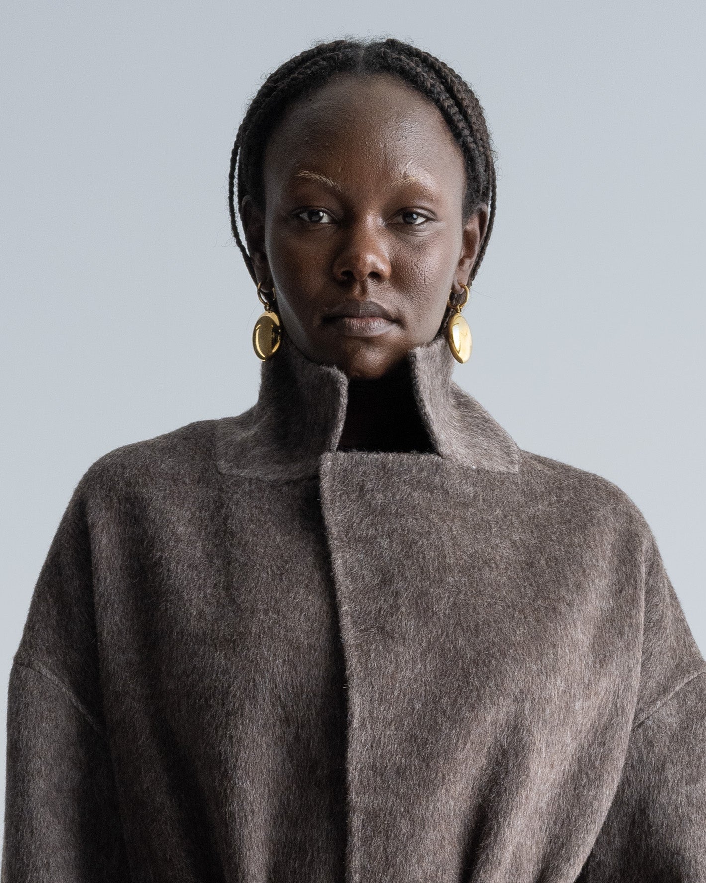 MEDAILLON EARRING