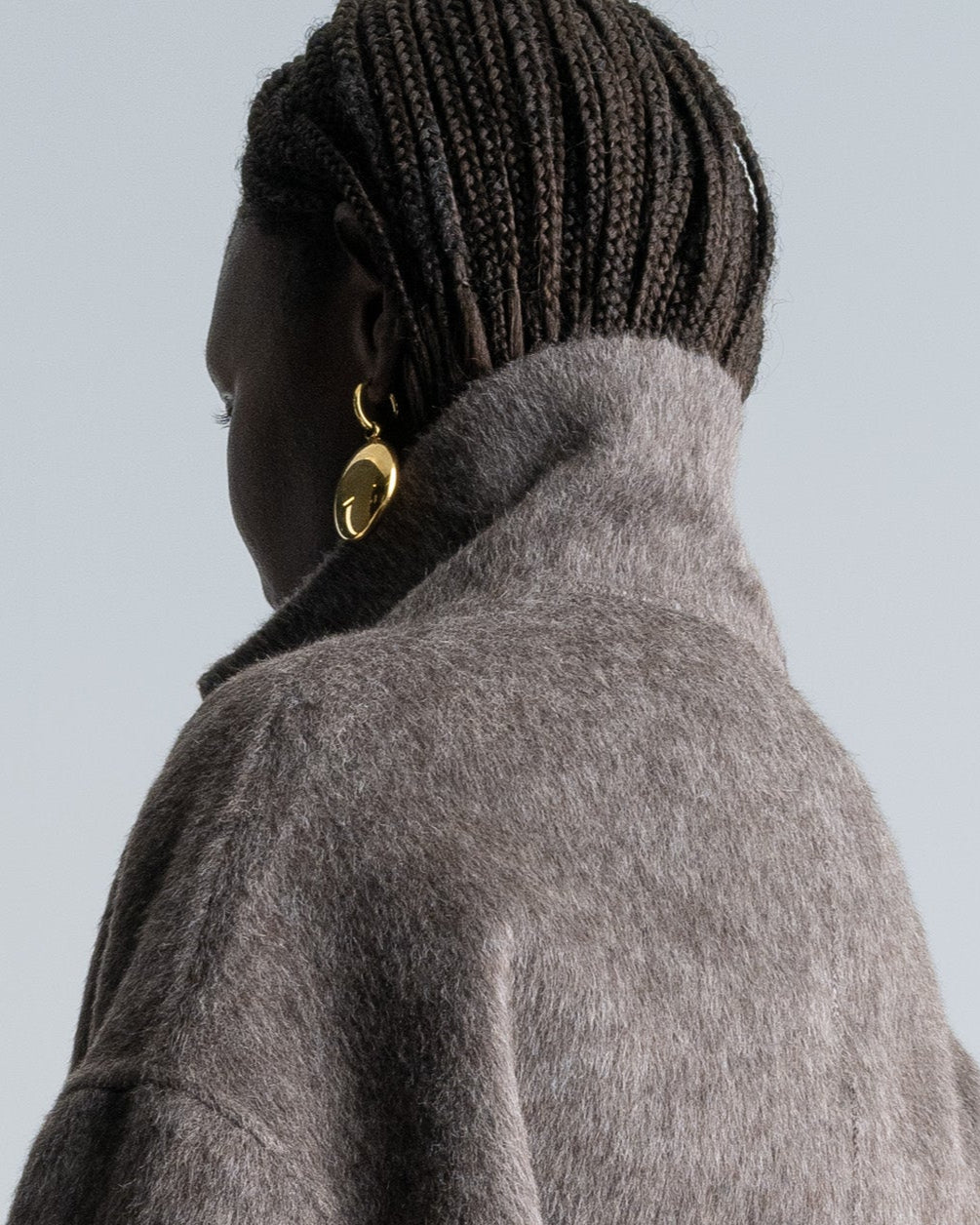 MEDAILLON EARRING