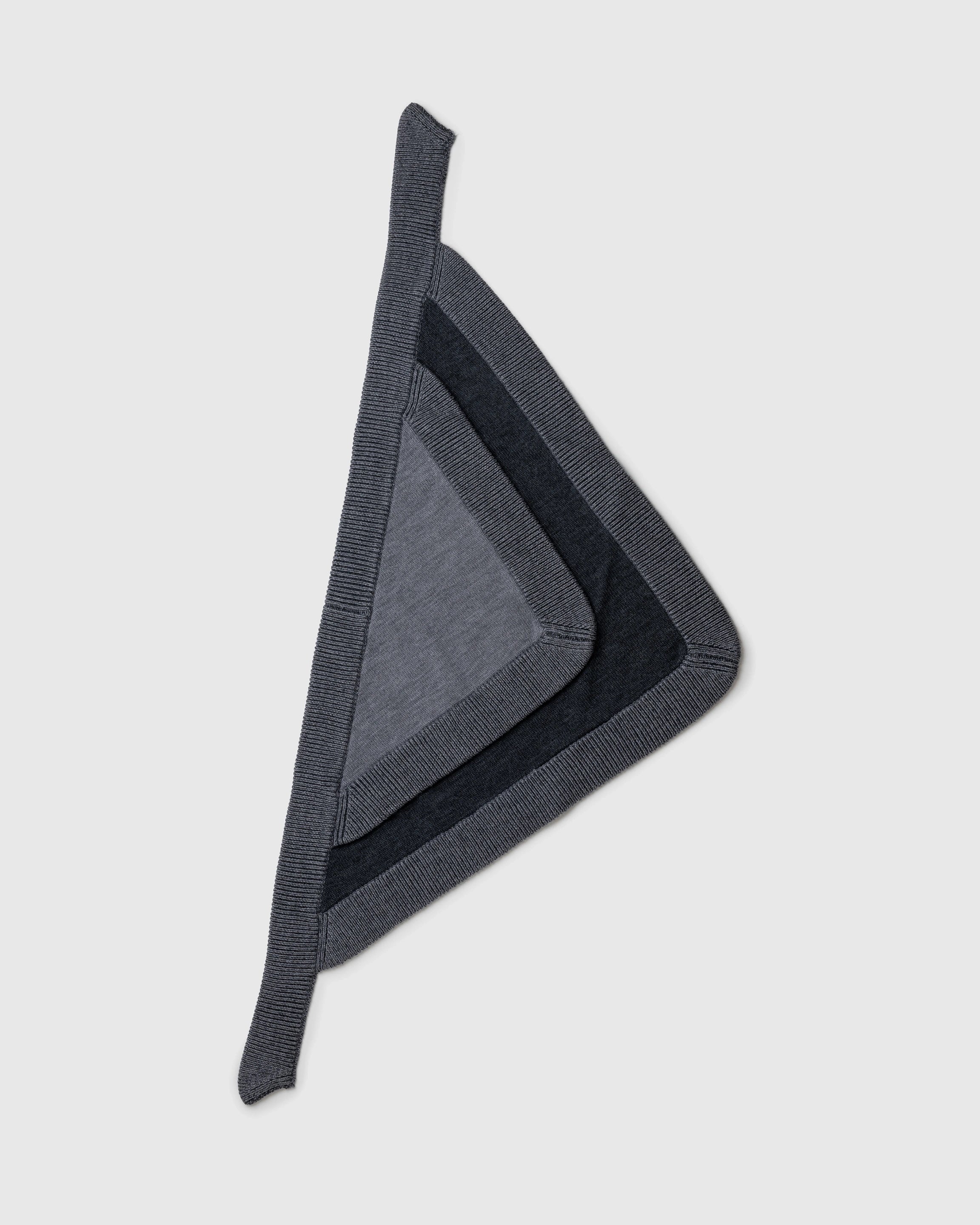 TRIANGLE SCARF