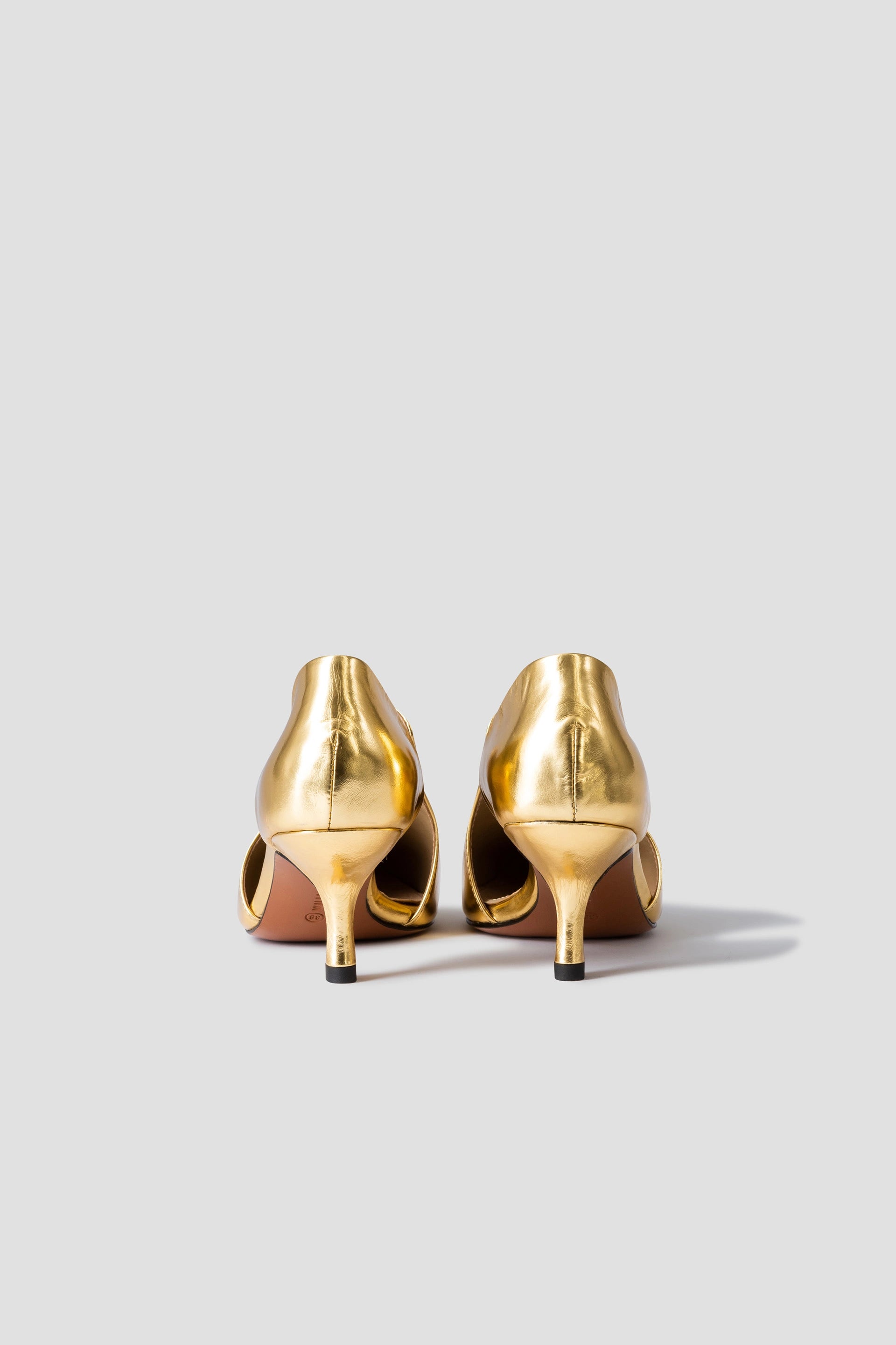 KITTEN HEEL