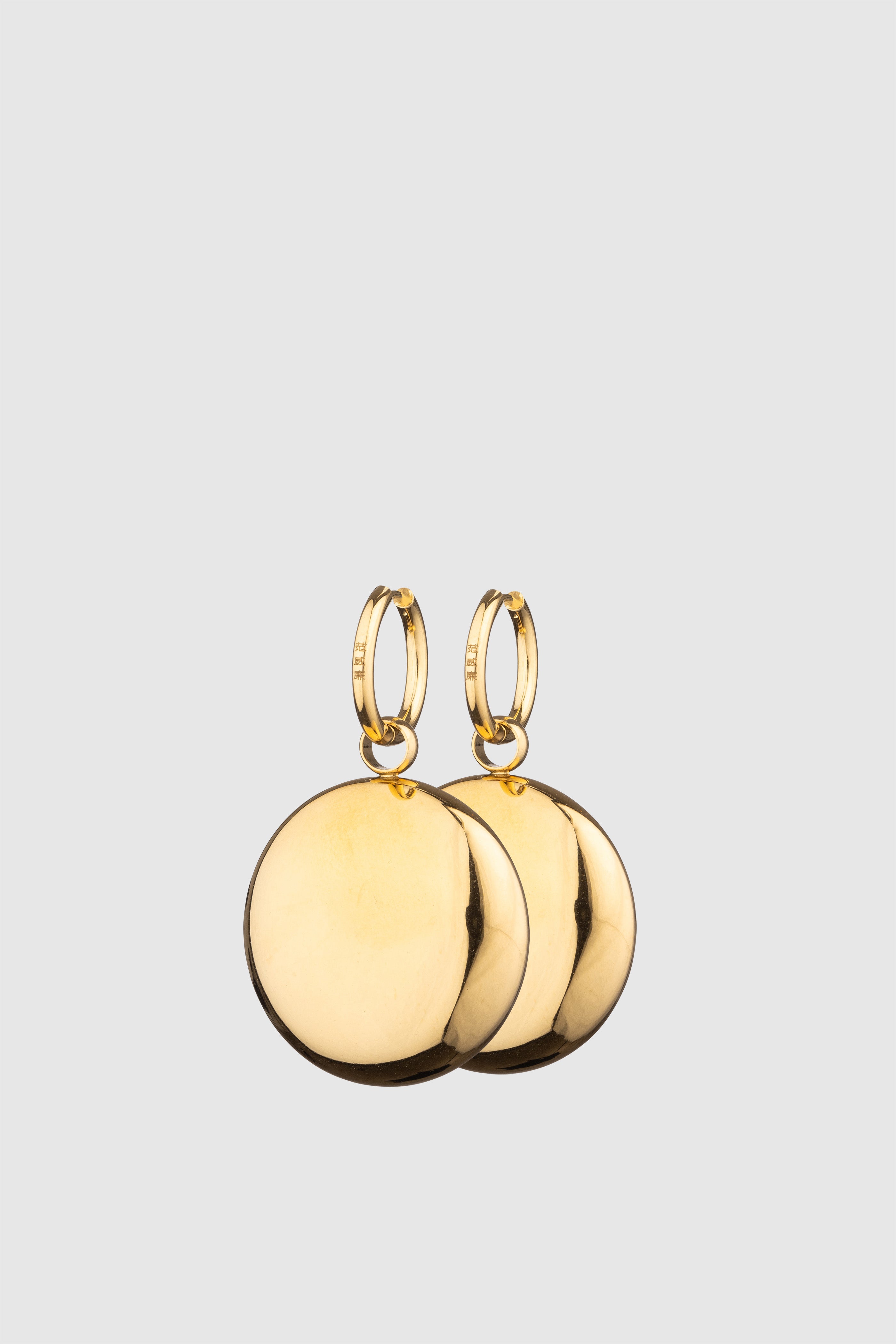 MEDAILLON EARRING