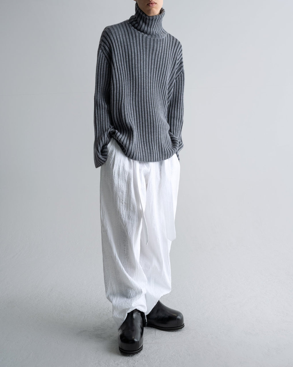 BAGGY FLARE PANTS - WILLIAM FAN