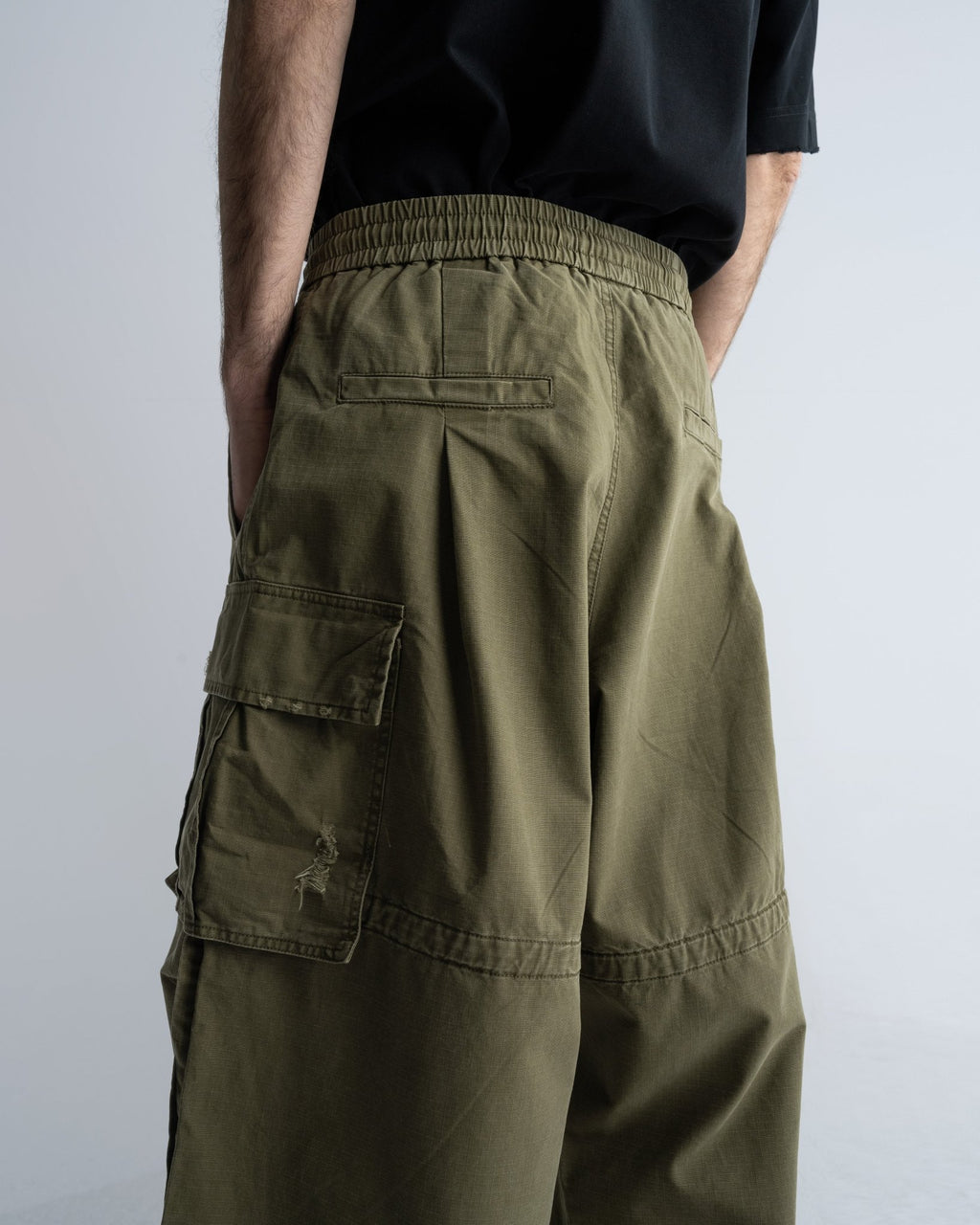 NICKI PANTS - WILLIAM FAN