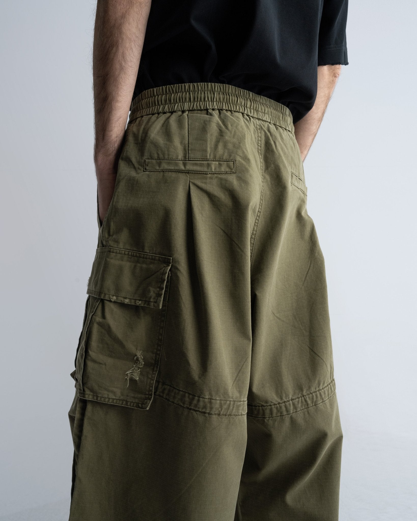 NICKI PANTS - WILLIAM FAN