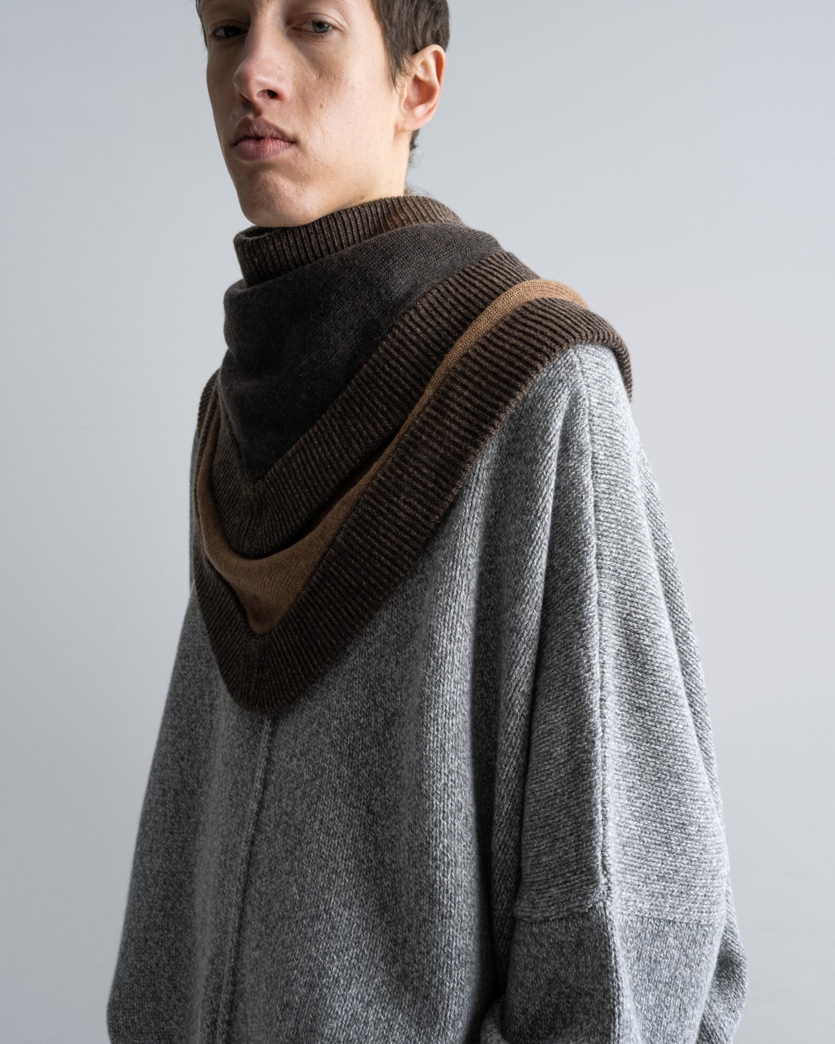 TRIANGLE SCARF - WILLIAM FAN