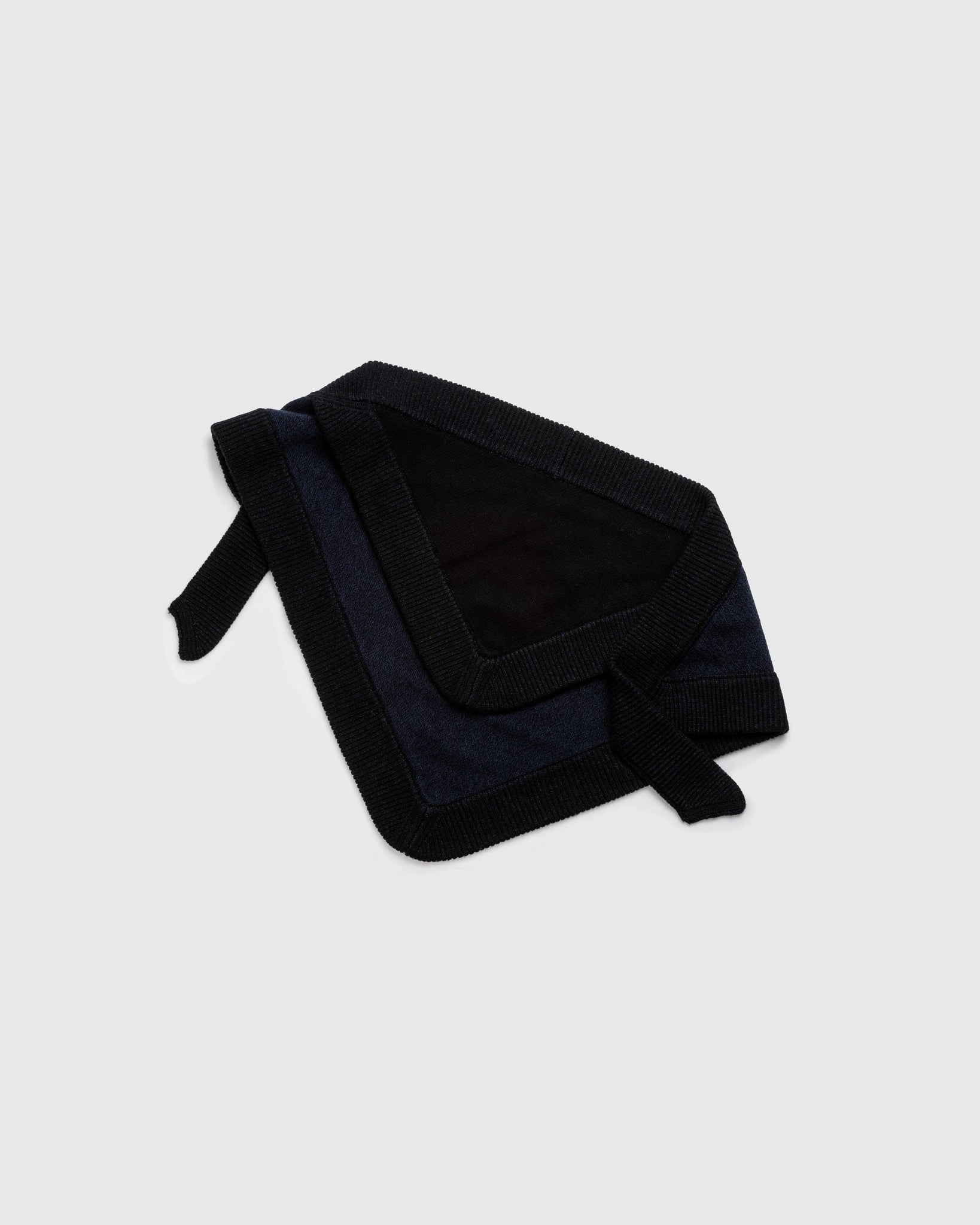 TRIANGLE SCARF - WILLIAM FAN