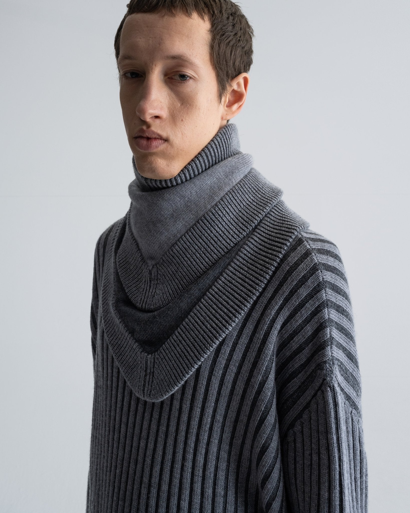 TRIANGLE SCARF - WILLIAM FAN